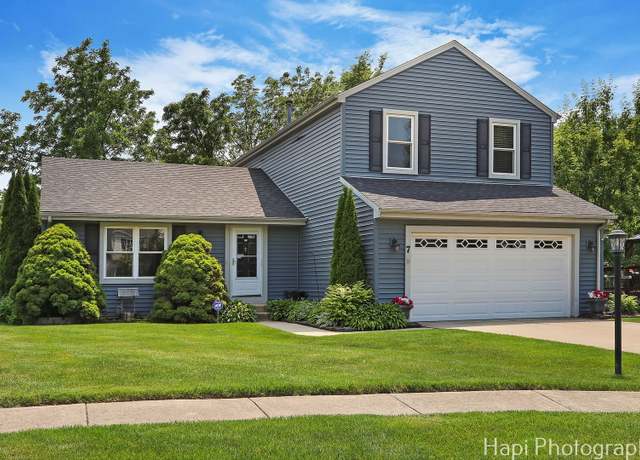 Property at 7 Kensington Ct, Streamwood, IL 60107, 3 beds, 2.5 baths