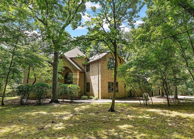 Property at 1018 S Butternut Cir, Frankfort, IL 60423, 5 beds, 4 baths