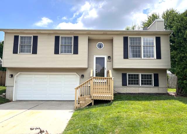 Property at 2503 Slayton Dr, Bloomington, IL 61704, 3 beds, 2 baths
