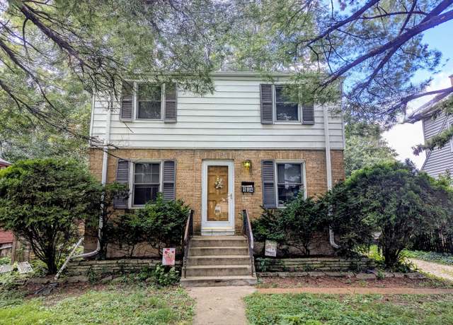 Property at 964 S Hillside Ave, Elmhurst, IL 60126, 2 beds, 1 bath