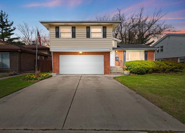 Property at 18524 Center Ave, Homewood, IL 60430, 4 beds, 2.5 baths