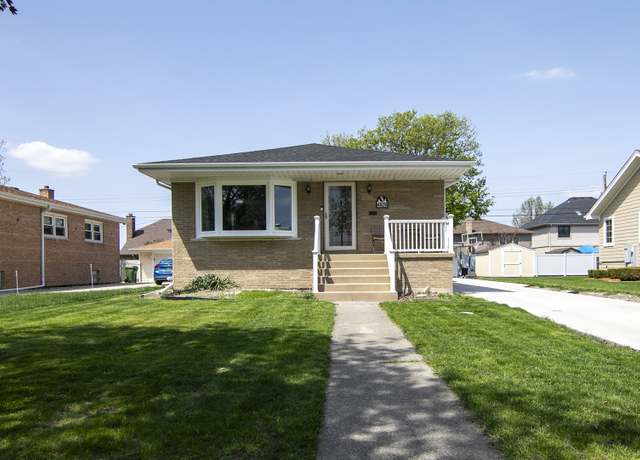 Property at 4828 W 106th Pl, Oak Lawn, IL 60453, 3 beds, 1.5 baths