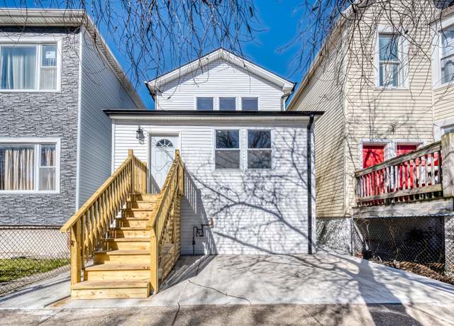Property at 606 W 47th Pl, Chicago, IL 60609, 4 beds, 3 baths