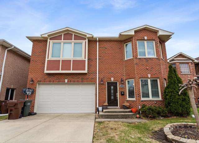 Property at 5305 Farwell Ave, Skokie, IL 60077, 4 beds, 4.5 baths