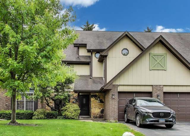 Property at 206 Country Ln, Des Plaines, IL 60016, 2 beds, 1.5 baths