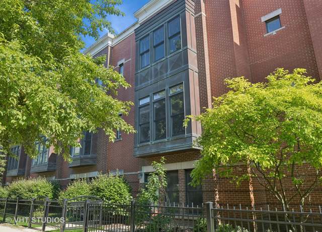 Property at 843 W College Pkwy, Chicago, IL 60608, 3 beds, 2.5 baths