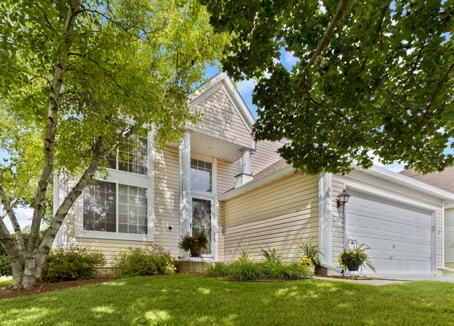 Property at 410 Briarwood Ln, Algonquin, IL 60102, 4 beds, 2.5 baths
