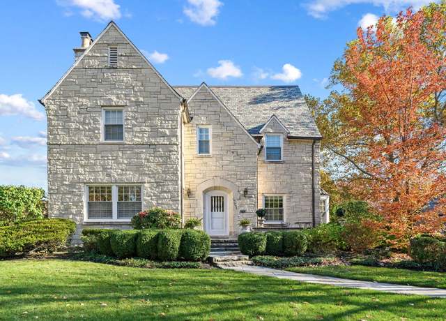 Property at 6201 N Knox Ave, Chicago, IL 60646, 6 beds, 5.5 baths