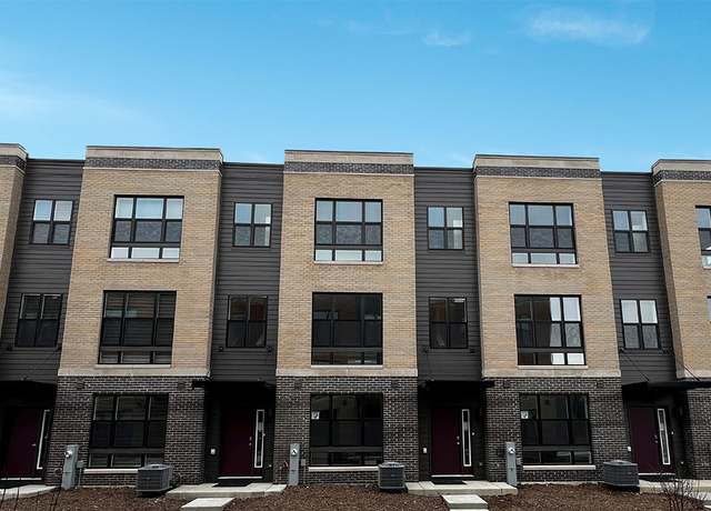 Property at 342 Summit Cir, Lombard, IL 60148, 3 beds, 2.5 baths