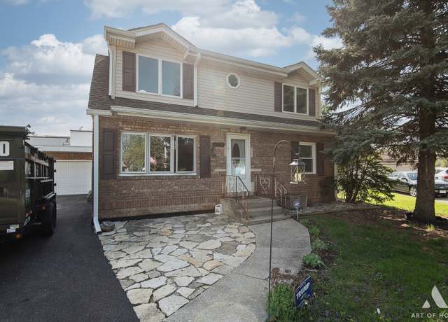 Property at 7908 Garden Ln, Bridgeview, IL 60455, 4 beds, 2 baths