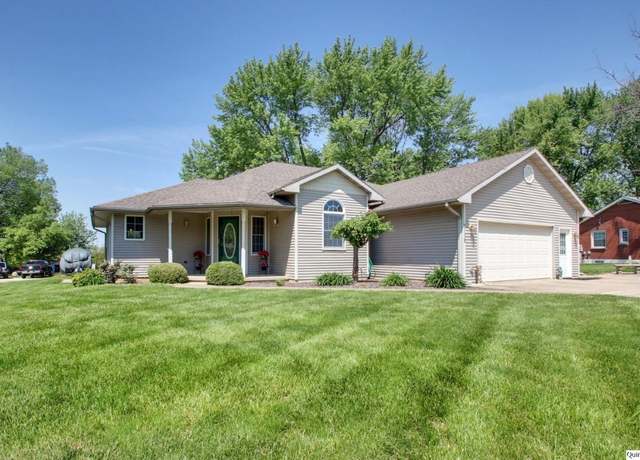 Property at 5139 Columbus Rd, Quincy, IL 62305, 3 beds, 3 baths