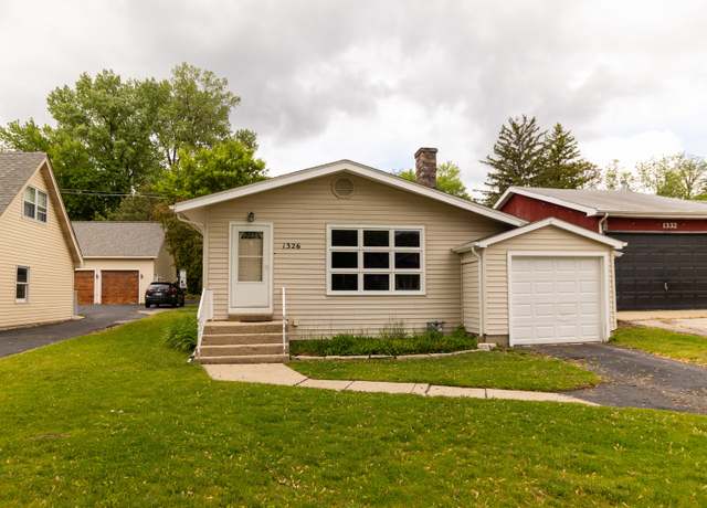Property at 1326 N Harrison St, Algonquin, IL 60102, 2 beds, 1 bath