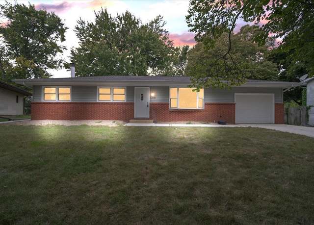 Property at 1206 Townley Dr, Bloomington, IL 61704, 3 beds, 2 baths