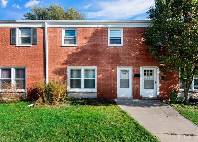 Property at 833 Mchenry Rd Unit E, Wheeling, IL 60090, 3 beds, 1.5 baths