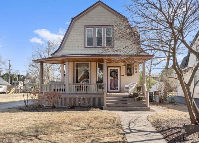 Property at 253 Olmsted Rd, Riverside, IL 60546, 3 beds, 1.5 baths