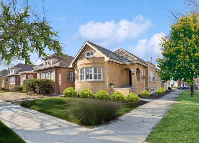 Property at 5500 W Pensacola Ave, Chicago, IL 60641, 5 beds, 3.5 baths