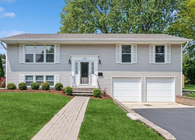 Property at 1243 S 10th St, St. Charles, IL 60174, 4 beds, 2 baths