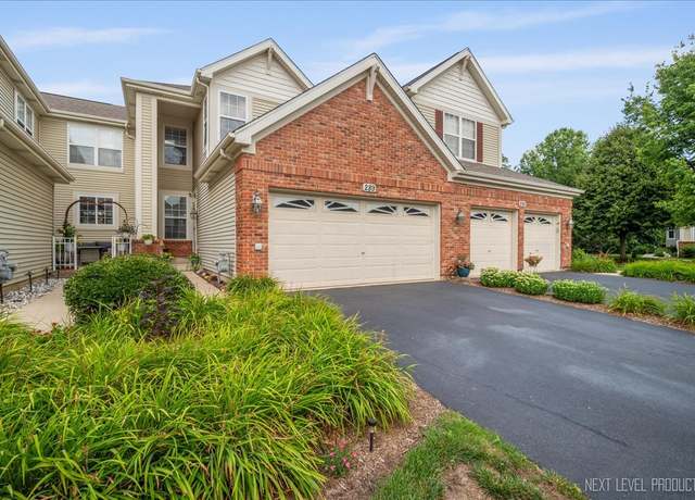 Property at 289 Birch Ln #289, St. Charles, IL 60175, 3 beds, 2.5 baths