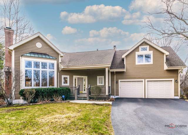 Property at 109 Thorne Grove Dr, Vernon Hills, IL 60061, 3 beds, 2.5 baths