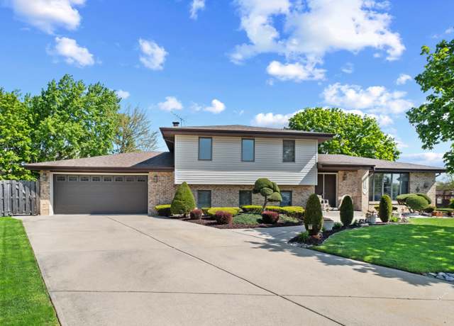 Property at 6338 Parkwood Ct, Oak Forest, IL 60452, 4 beds, 3 baths
