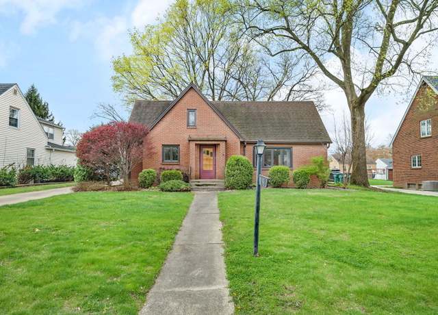 Property at 133 W Bluff St, Streator, IL 61364, 3 beds, 2 baths