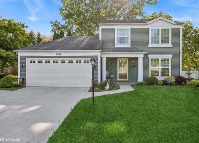 Property at 1780 Mission Hills Dr, Elgin, IL 60123, 3 beds, 1.5 baths