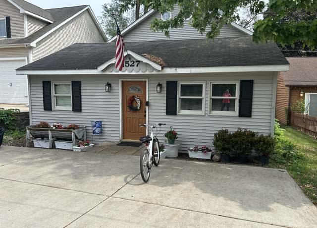 Property at 1527 N Harrison St, Algonquin, IL 60102, 3 beds, 3 baths