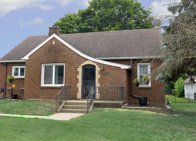 Property at 1411 E Hickory St, Streator, IL 61364, 2 beds, 1 bath