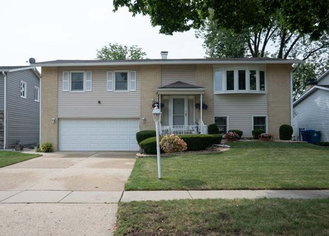 Property at 1408 S Hickory Dr, Mount Prospect, IL 60056, 3 beds, 2 baths