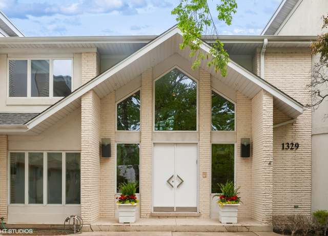 Property at 1329 Eskin Dr, Northbrook, IL 60062, 4 beds, 4.5 baths