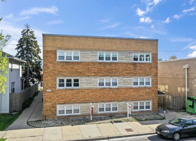 Property at 5927 W Addison St Unit 2D, Chicago, IL 60634, 2 beds, 1 bath