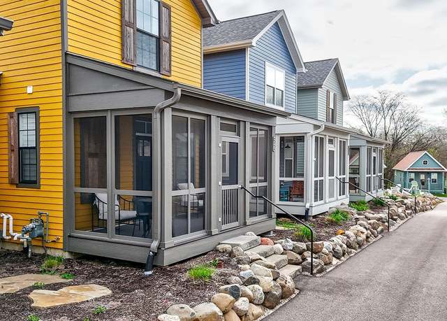 Property at 100 Great Loop Drive #52, Ottawa, IL 61350, 2 beds, 2.5 baths