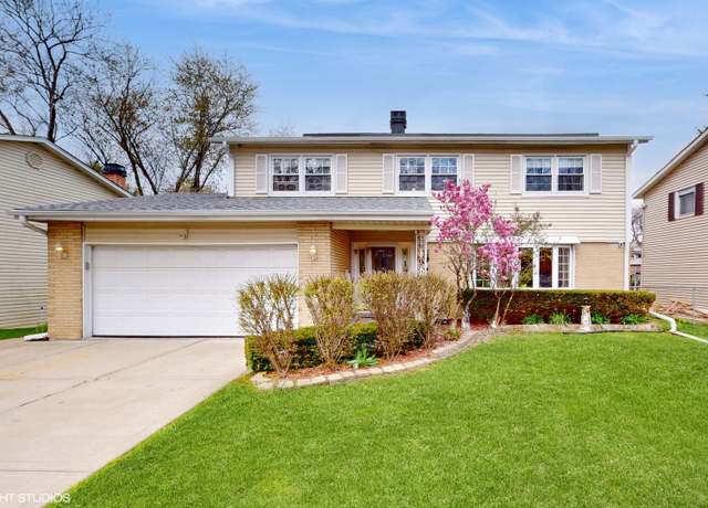 Property at 1416 S Robert Dr, Mount Prospect, IL 60056, 4 beds, 3.5 baths