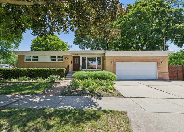 Property at 105 E Vermont St, Villa Park, IL 60181, 3 beds, 2 baths