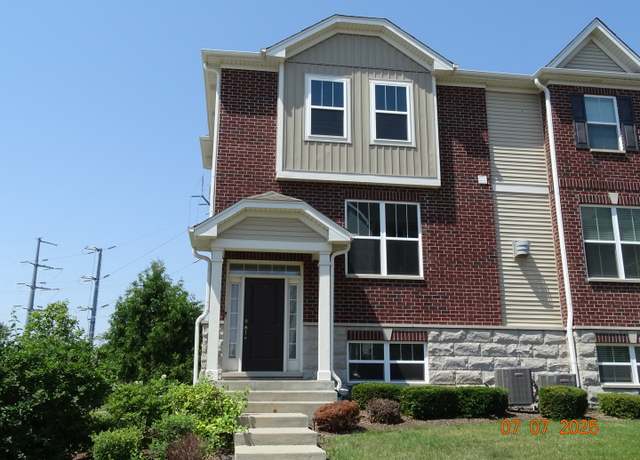 Property at 1108 Evergreen Ave, Des Plaines, IL 60016, 3 beds, 2.5 baths