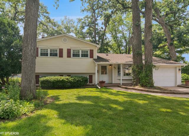Property at 32 Hilltop Dr, Schaumburg, IL 60193, 3 beds, 2 baths