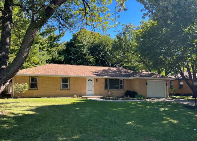 Property at 1808 Bellamy Dr, Champaign, IL 61821, 3 beds, 2 baths