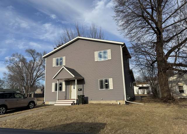 Property at 612 15th Ave, Sterling, IL 61081, 4 beds, 2.5 baths