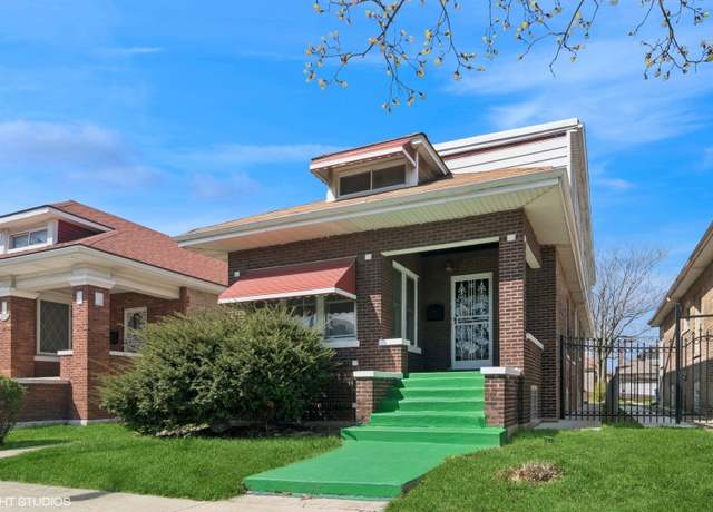 Property at 8246 S Morgan St, Chicago, IL 60620, 5 beds, 2.5 baths