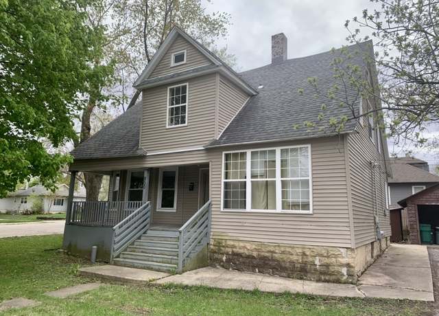 Property at 900 Jasper St, Joliet, IL 60436, 7 beds, 2 baths