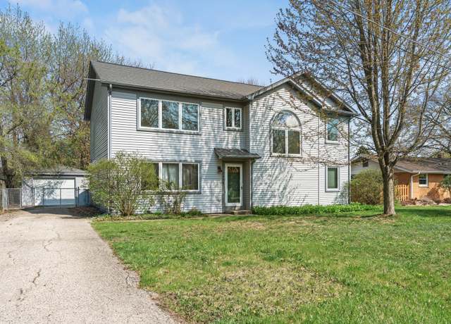 Property at 2344 Forest Ave, Rolling Meadows, IL 60008, 5 beds, 3 baths