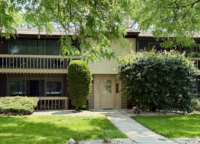 Property at 15713 Orlan Brook Dr, Orland Park, IL 60462, 2 beds, 1.5 baths