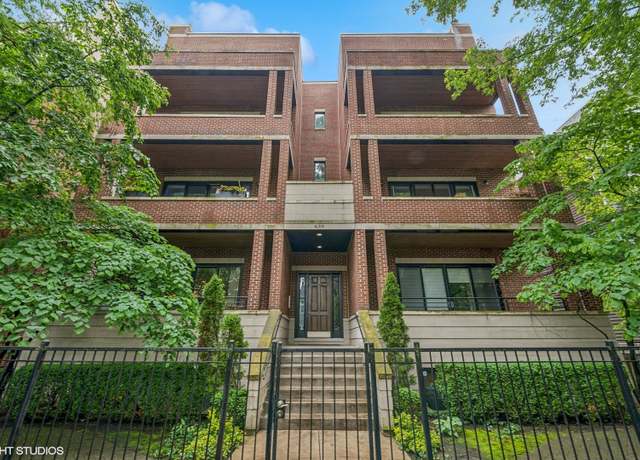 Property at 639 W Briar Pl Unit 4W, Chicago, IL 60657, 3 beds, 2 baths