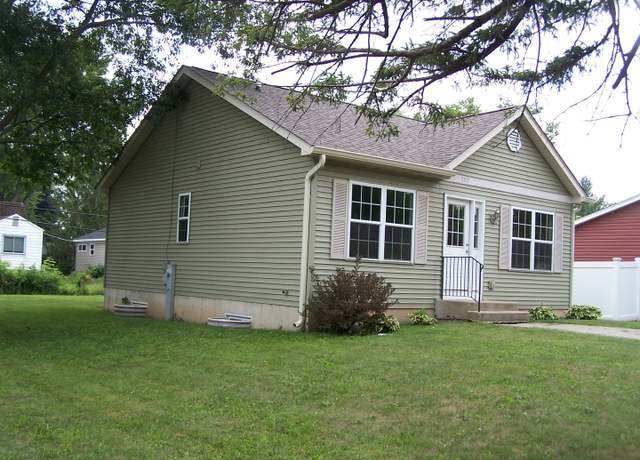 Property at 7117 Seminole Dr, Wonder Lake, IL 60097, 2 beds, 1 bath