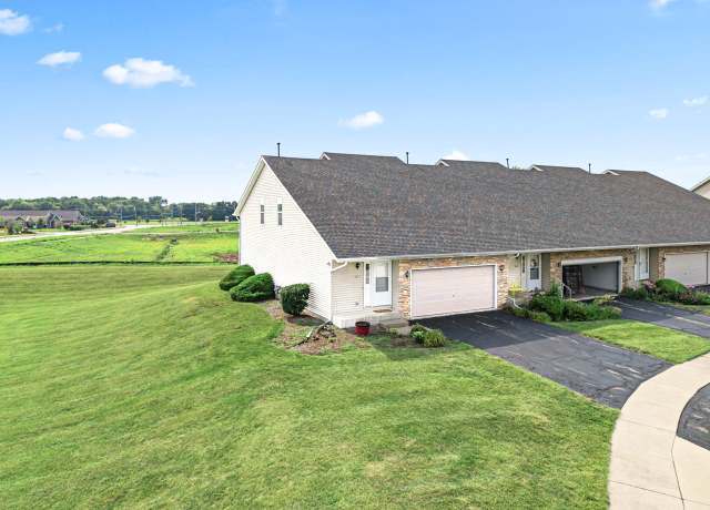 Property at 1071 Alexandria Dr #1071, Sycamore, IL 60178, 2 beds, 2.5 baths