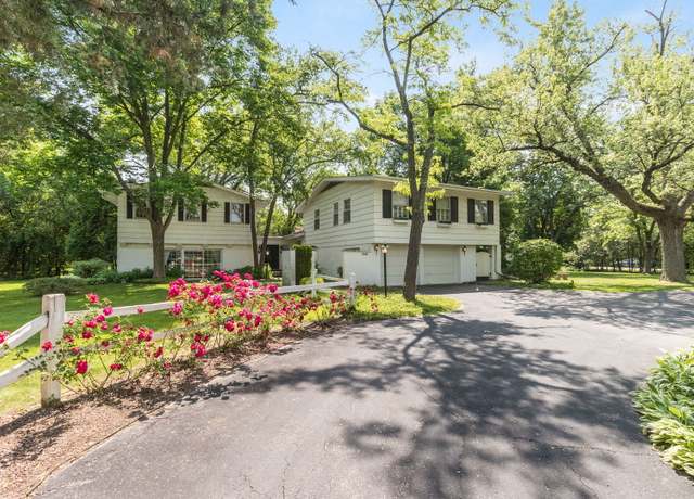 Property at 1541 Woodlark Dr, Northbrook, IL 60062, 5 beds, 4 baths