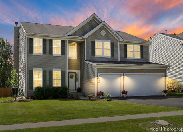 Property at 31626 N Clearwater Dr, Lakemoor, IL 60051, 6 beds, 4.5 baths