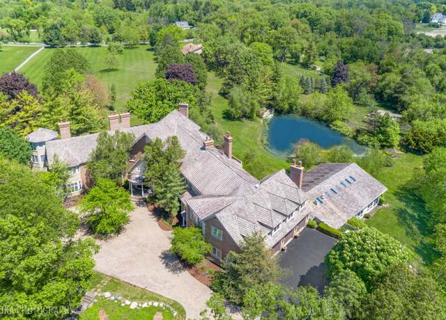Property at 560 Oak Knoll Rd, Barrington Hills, IL 60010, 7 beds, 10 baths