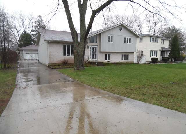 Property at 7225 Sunrise Ave, Darien, IL 60561, 3 beds, 3 baths