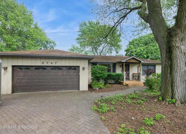 Property at 8747 Merrimac Ave, Oak Lawn, IL 60453, 3 beds, 2 baths